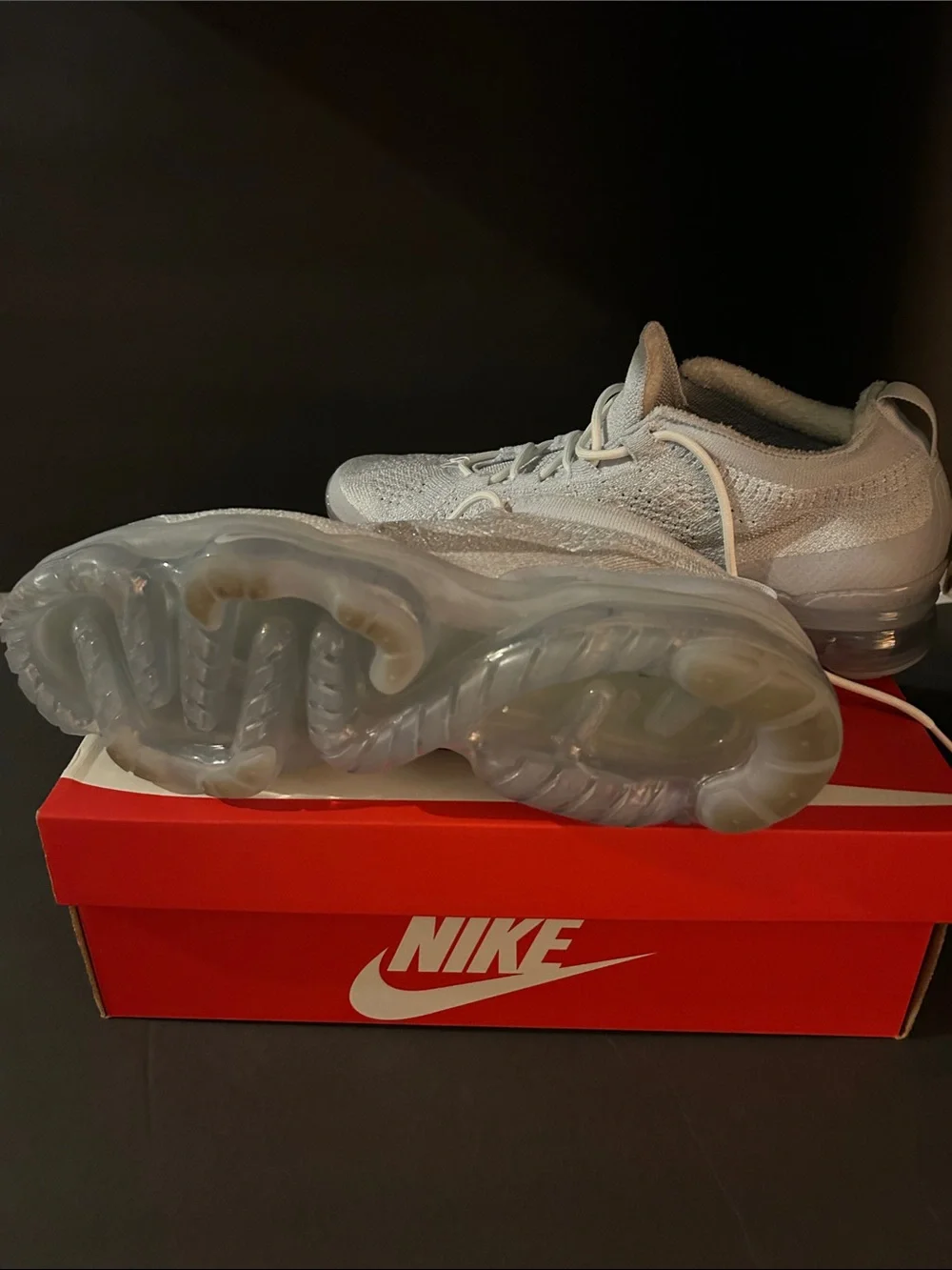 Nike VaporMax Flyknit Sneakers - Light Grey/White